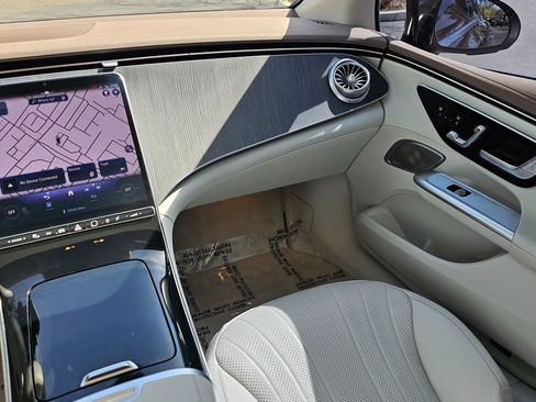 Used 2023 Mercedes-Benz EQE 500 4MATIC+ Sedan AMG Pkg w/ Exclusive Trim Package image 25