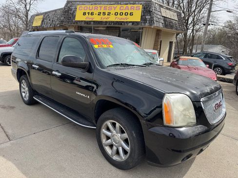 Used 2008 GMC Yukon XL Denali image 1