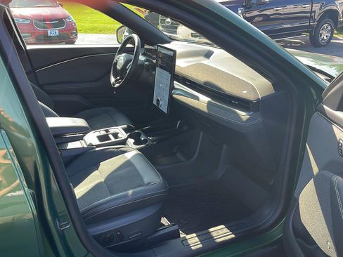 Used 2025 Ford Mustang Mach-E GT AWD/4WD image 28