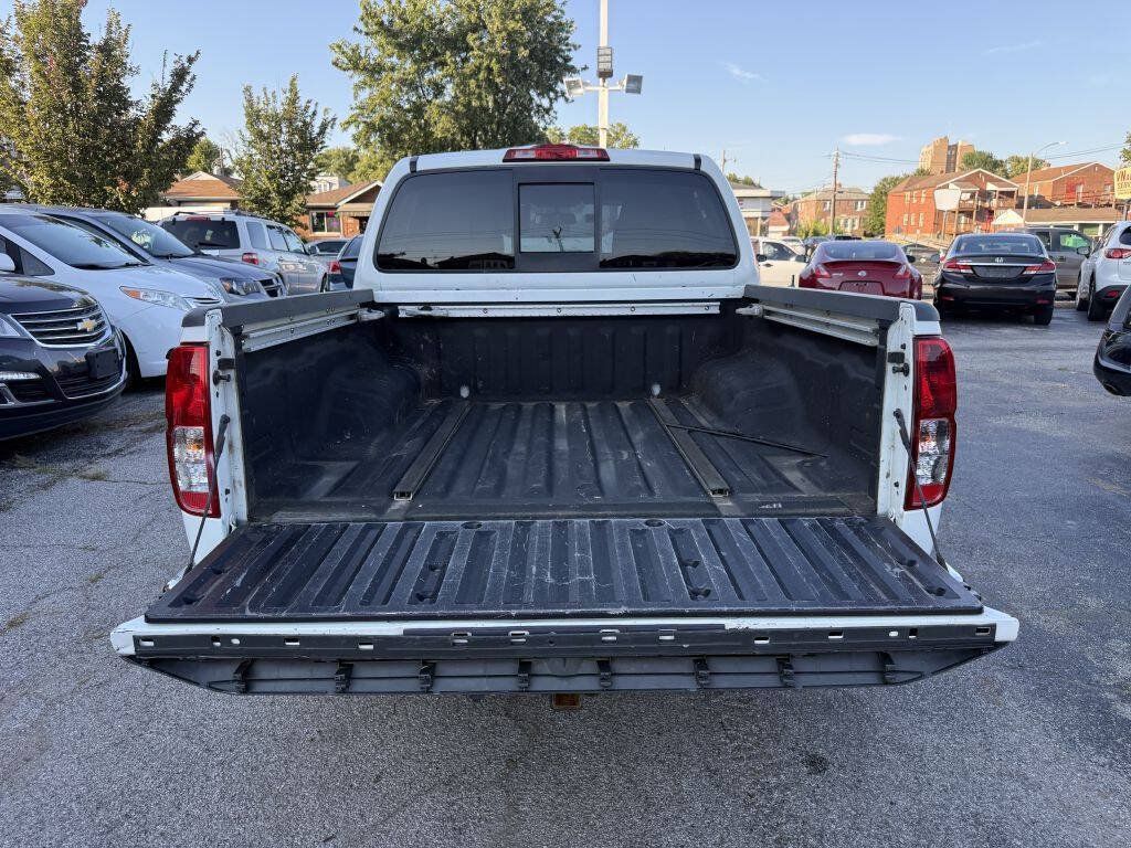 Used 2017 Nissan Frontier SV w/ SV Value Truck Package RWD image 9