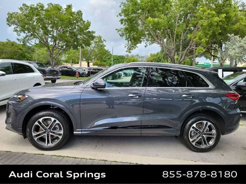 Certified 2025 Audi Q5 Premium w/ Convenience Package AWD/4WD image 3