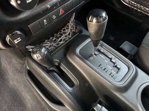 Used 2013 Jeep Wrangler Sport image 29