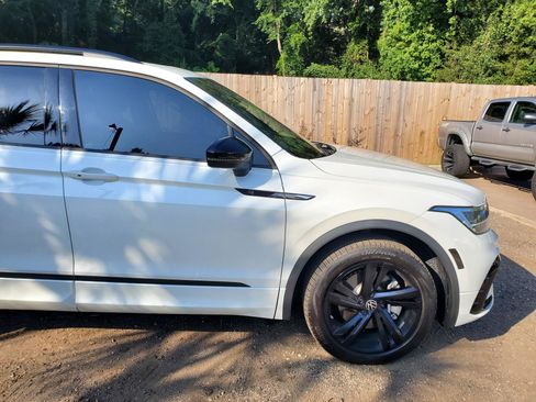 Used 2023 Volkswagen Tiguan SE R-Line FWD image 12