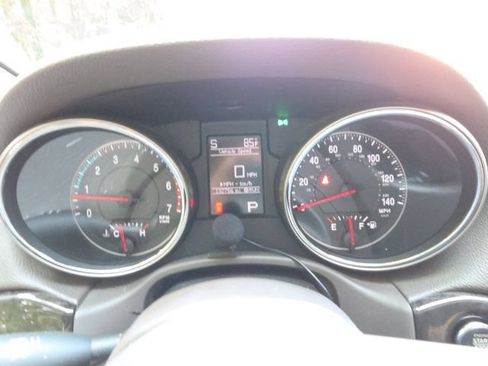 Used 2013 Jeep Grand Cherokee Laredo AWD/4WD image 17