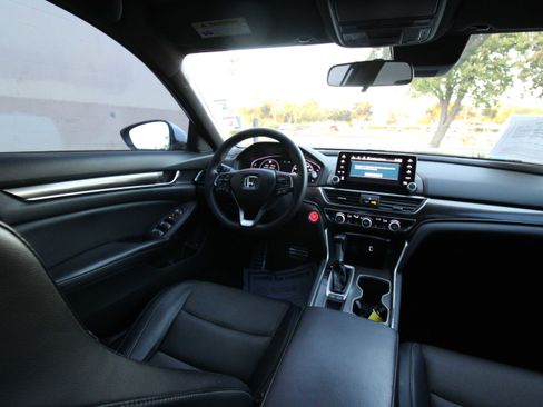 Used 2018 Honda Accord Sport image 35