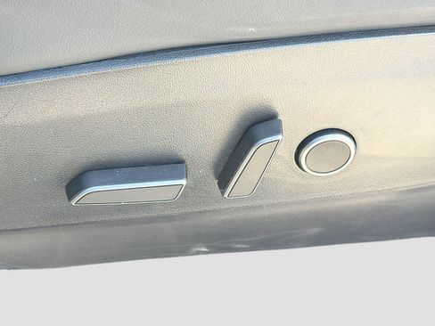 Used 2021 Tesla Model Y Performance image 25