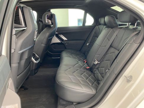 Certified 2024 BMW 750e xDrive image 13