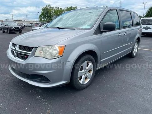 Used 2013 Dodge Grand Caravan SE FWD image 3