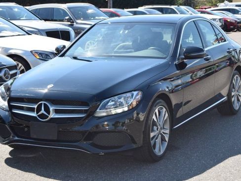 Used 2018 Mercedes-Benz C 300 4MATIC Sedan image 4