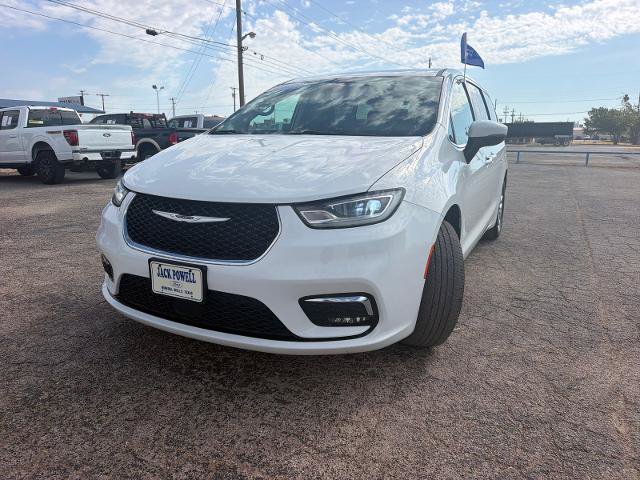 Used 2023 Chrysler Pacifica Touring-L FWD image 1