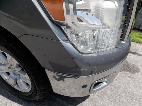 Used 2017 Nissan Titan SV RWD image 22