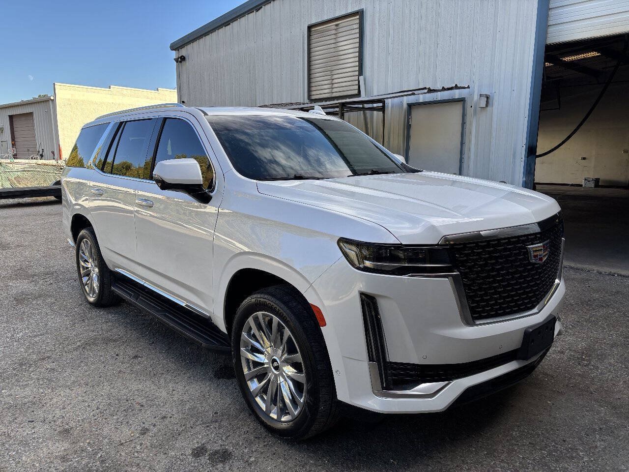 Used 2021 Cadillac Escalade Premium Luxury AWD/4WD image 1