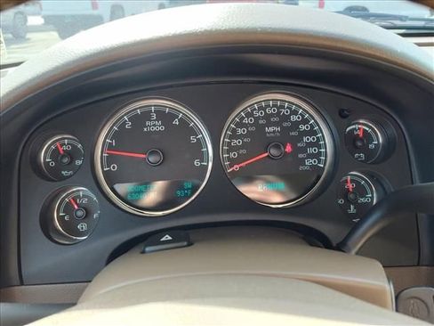 Used 2012 Chevrolet Avalanche LTZ image 19