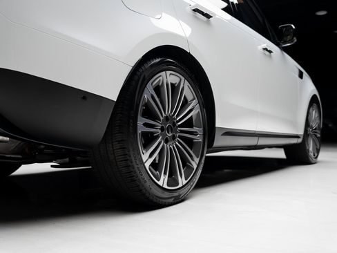 Used 2024 Land Rover Range Rover Sport SE image 74