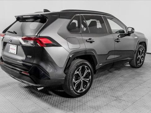 Used 2024 Toyota RAV4 XSE AWD/4WD image 8
