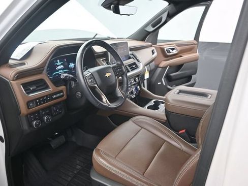 Used 2023 Chevrolet Tahoe High Country w/ Advanced Technology Package AWD/4WD image 6