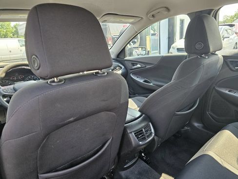 Used 2021 Chevrolet Malibu LT FWD image 26