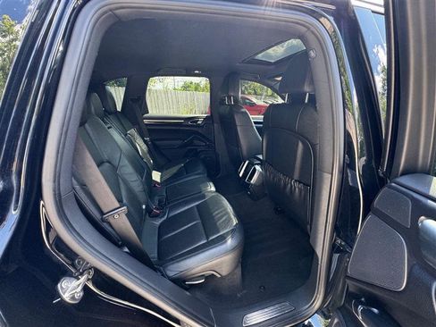 Used 2014 Porsche Cayenne image 28