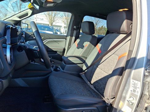 Used 2024 Chevrolet Colorado Z71 w/ Z71 Convenience Package 2 image 24