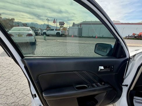 Used 2012 Ford Fusion SEL image 28