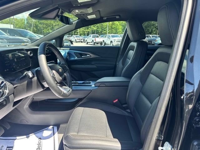 Used 2025 Chevrolet Equinox EV LT w/ Convenience Package FWD image 14