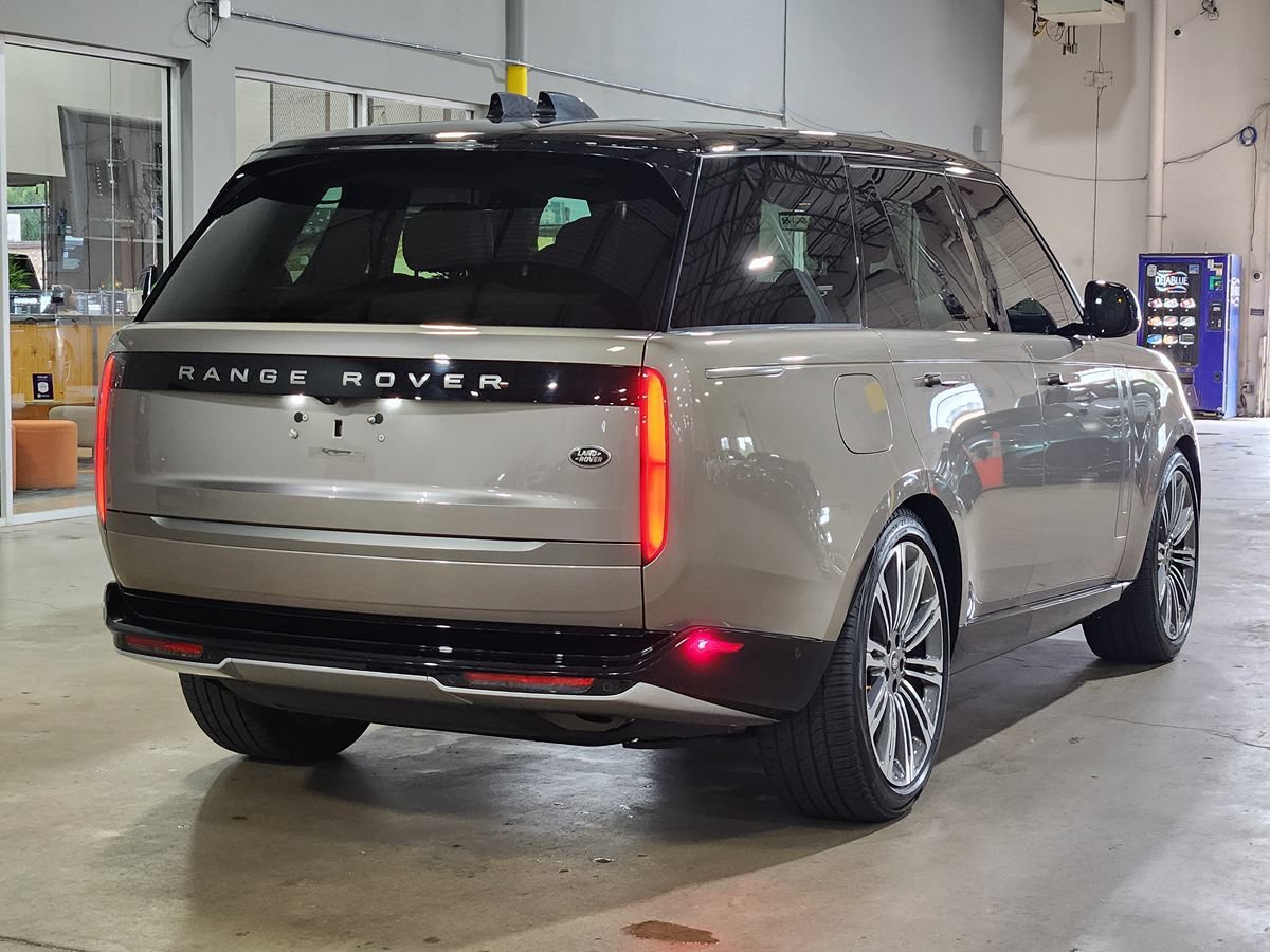 Used 2023 Land Rover Range Rover SE AWD/4WD image 8