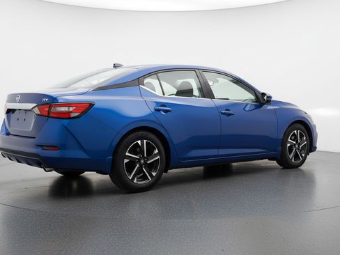 Used 2025 Nissan Sentra SV image 9