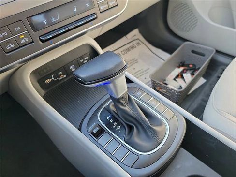 Used 2025 Hyundai Kona SEL image 22