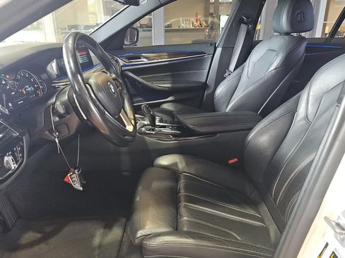 Used 2018 BMW 530i RWD image 5