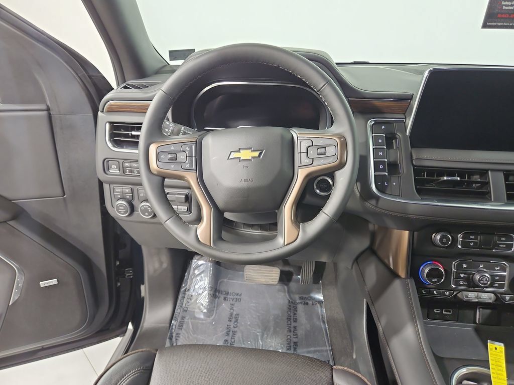 Used 2024 Chevrolet Tahoe High Country AWD/4WD image 14