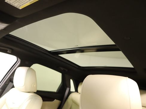 Used 2017 Cadillac XT5 Luxury image 16