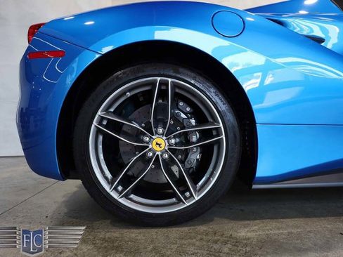Used 2018 Ferrari 488 Spider image 47