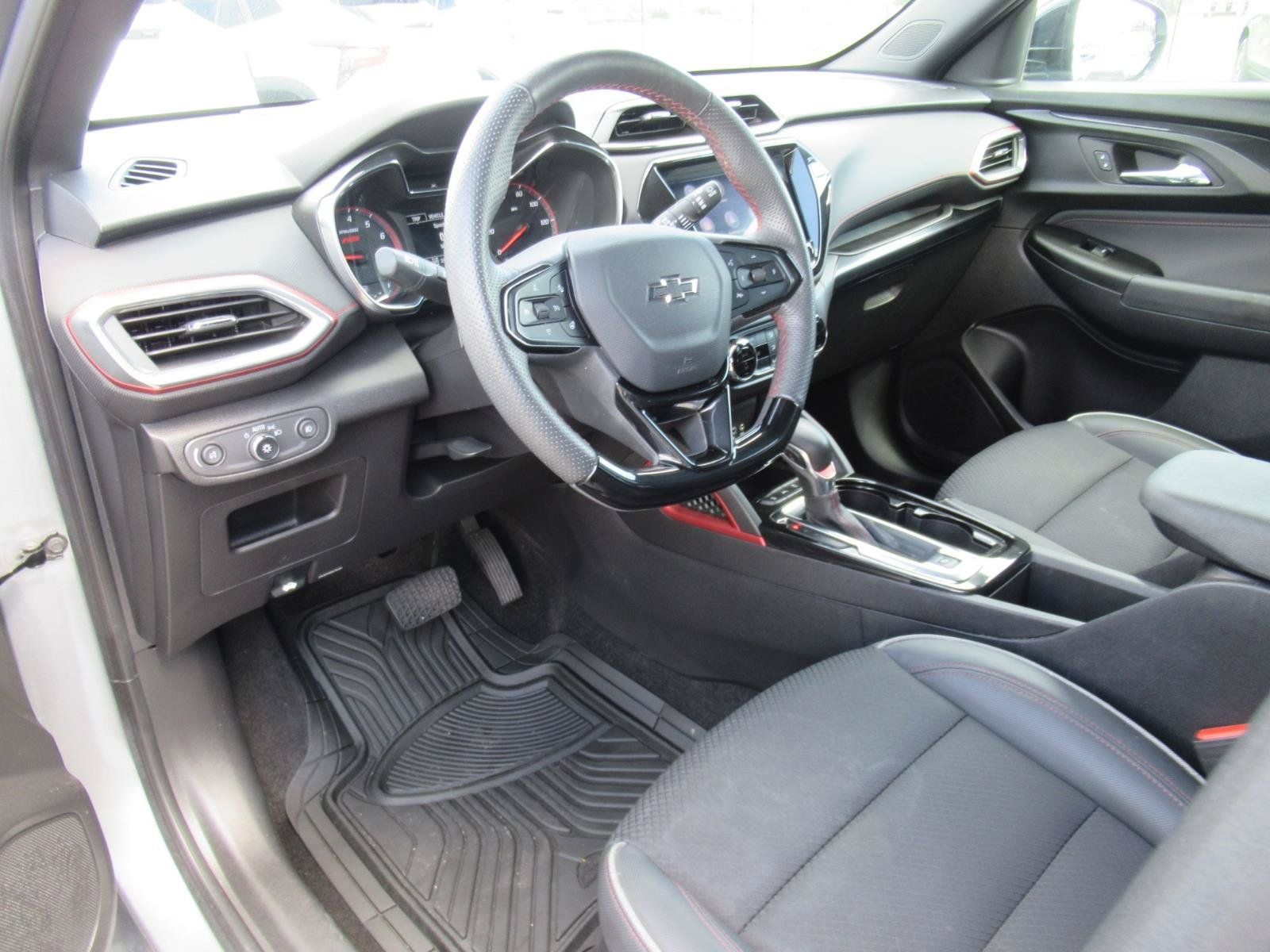 Used 2023 Chevrolet TrailBlazer RS w/ Sun and Liftgate Package AWD/4WD image 15
