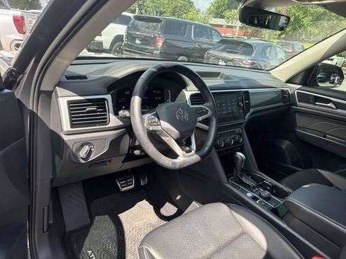 Used 2023 Volkswagen Atlas SEL R-Line AWD/4WD image 10