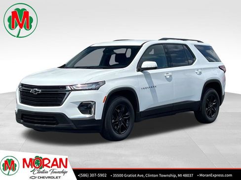 Certified 2023 Chevrolet Traverse LT FWD image 1