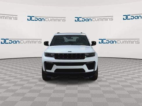 New 2026 Jeep Grand Cherokee Limited w/ Limited Altitude Package AWD/4WD image 3