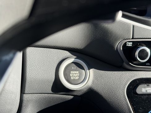 Used 2018 Hyundai Ioniq SEL image 20
