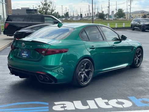 Used 2022 Alfa Romeo Giulia Quadrifoglio RWD image 11