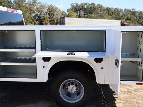 New 2025 GMC Sierra 3500 Pro w/ Convenience Package RWD image 8