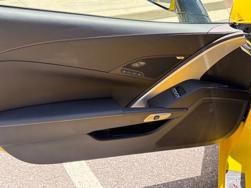 Used 2017 Chevrolet Corvette Stingray Convertible RWD image 15