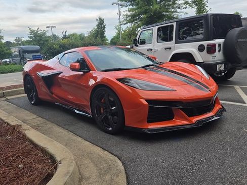 Used 2025 Chevrolet Corvette E-Ray AWD/4WD image 3