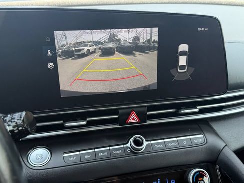 Used 2023 Hyundai Elantra Limited FWD image 26