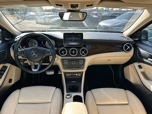 Used 2017 Mercedes-Benz GLA 250 image 12