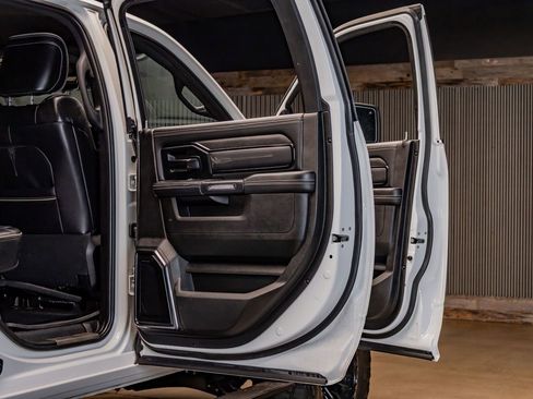 Used 2023 RAM 2500 Limited image 32