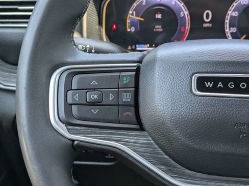 Used 2024 Jeep Wagoneer L Series II w/ Flexible Seating Group AWD/4WD image 32