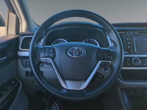 Used 2019 Toyota Highlander Limited image 12