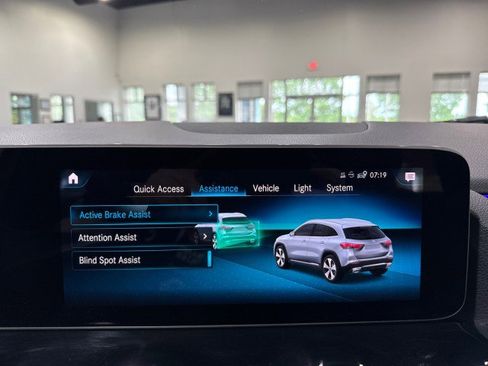 Used 2021 Mercedes-Benz GLA 250 4MATIC image 85