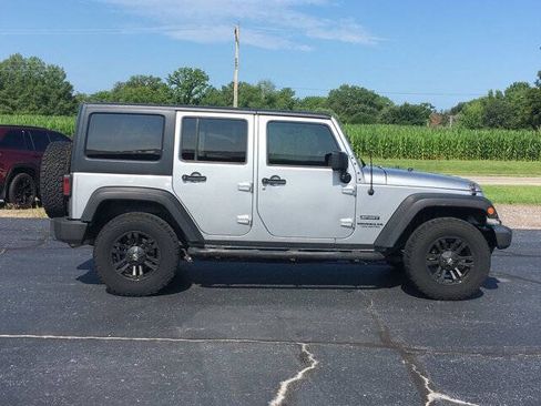 Used 2016 Jeep Wrangler Unlimited Sport w/ Quick Order Package 24S AWD/4WD image 2