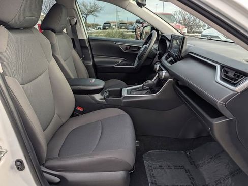 Used 2022 Toyota RAV4 LE image 30