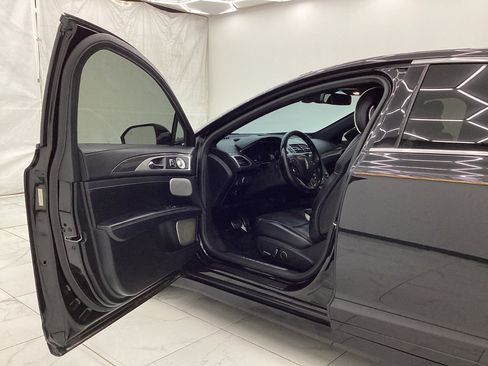 Used 2017 Lincoln MKZ Reserve w/ Luxury Package AWD/4WD image 17